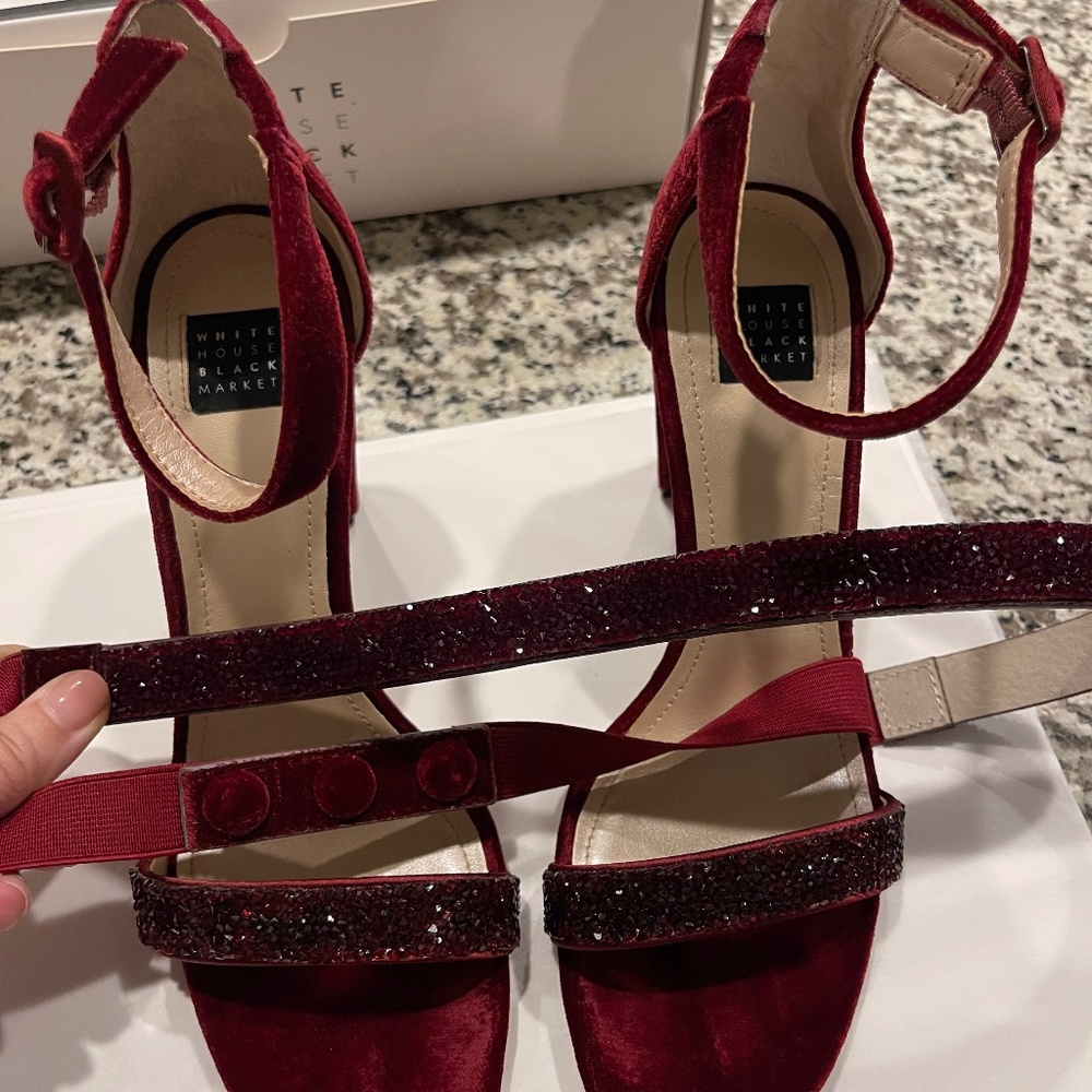 WHBM- Maroon/Burgundy Sparkle Belt with velvet and elastic 3 snap closure- Small